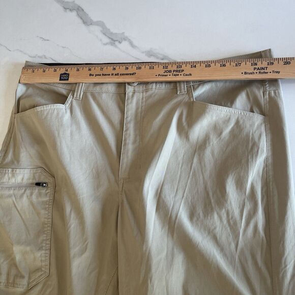 Eddie Bauer Pants 40x32 Beige Nylon Stretch Performance Mens Zip Cargo Pocket - Picture 7 of 11